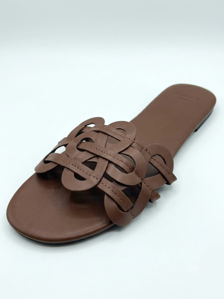 Ellie (Black, 36)
